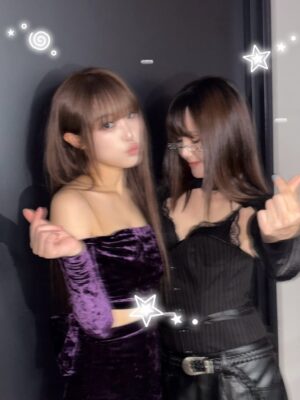 Miryo Instagram - 예쁘고 귀엽고 착한 천재 마법소녀 예나!🧚 항상 먼저 살갑게 다가와 주고 잘 챙겨줘서 너무 고마웠어🥰🥰 덕분에 즐거운 이틀이었어☺️ 예나는 정말 잘 하니까 앞으로도 좋은 일 가득 할 거야!! (그리구 너랑 셀피 찍으면 왜 다 잘나올까🤔 너무 좋아ㅋㅋ)
친절하게 끝까지 열성적으로 도와 주시고 챙겨 주신 모든 스텝분들께도 진심으로 감사드리구요😊
또 저의 오랜만의 음악방송 출연을 기쁘게 봐주시고 사랑해주신 모든 분들께도 너무너무 감사드립니다! 꺄아아아~😚😚😚😚

예나의 ‘너만 아니면 돼’ 음방 활동은 끝이 났지만 앞으로도 많이 들어 주시고 사랑해 주시구요, 예나도 더 많이 사랑해 주세요~! 사랑해용 뱌뱌🫶🏻