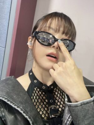 Miryo Instagram - 예쁘고 귀엽고 착한 천재 마법소녀 예나!🧚 항상 먼저 살갑게 다가와 주고 잘 챙겨줘서 너무 고마웠어🥰🥰 덕분에 즐거운 이틀이었어☺️ 예나는 정말 잘 하니까 앞으로도 좋은 일 가득 할 거야!! (그리구 너랑 셀피 찍으면 왜 다 잘나올까🤔 너무 좋아ㅋㅋ)
친절하게 끝까지 열성적으로 도와 주시고 챙겨 주신 모든 스텝분들께도 진심으로 감사드리구요😊
또 저의 오랜만의 음악방송 출연을 기쁘게 봐주시고 사랑해주신 모든 분들께도 너무너무 감사드립니다! 꺄아아아~😚😚😚😚

예나의 ‘너만 아니면 돼’ 음방 활동은 끝이 났지만 앞으로도 많이 들어 주시고 사랑해 주시구요, 예나도 더 많이 사랑해 주세요~! 사랑해용 뱌뱌🫶🏻