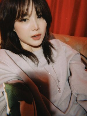 Miryo Instagram - 여러 가지 일때문에 인사가 많이 늦어졌는데요…제 생일 축하해 주셨던 모든 분들께 진심으로 감사 드립니다🤍 그리고 생일 축하해 나르샤☺️ 사랑해요🙌🏻