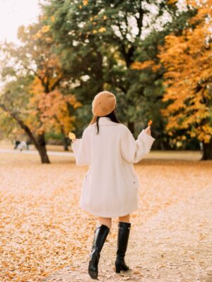 Misa Minami Instagram - 紅葉🍁好き

※AIじゃないよ

📸/ @photototo.10 🍁

#撮影　#モデル