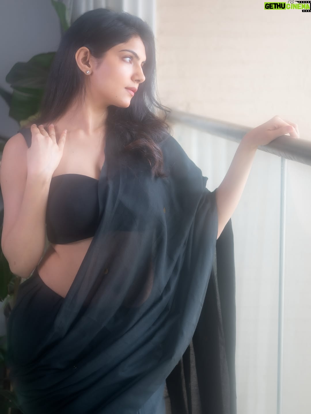 Misha Narang - 26.2K Likes - ✨

#vibe #mishanarang 

📸: @kcmstories.portraits
