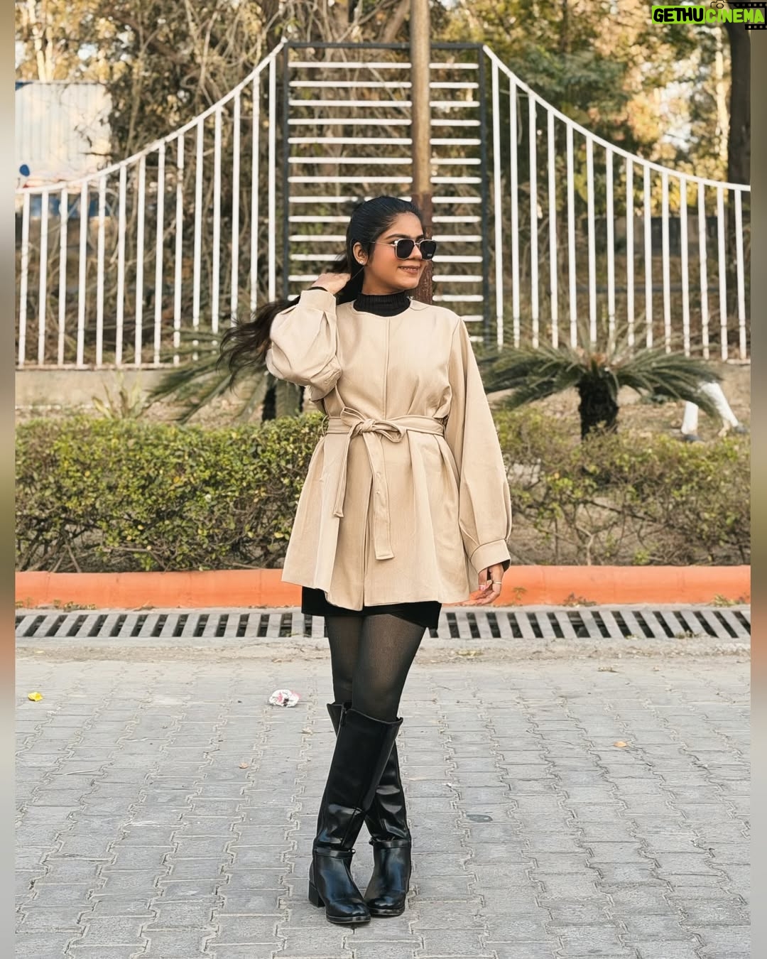 Miss Taanii - 1.9K Likes - 24 🎂 
.
.
Outfit by:- @museoutfitters 
#birthdaypic #ootd #winterwear #instapic #picofthday #outfitoftheday #pinterestinspo #grwm #birthdayoutfit #coatwinter #winteressentials
