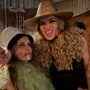 Missi Pyle Instagram - Shit, ya’ll…. THANK YOU @pappyandharriets and @jackrabbit.band.la for having us sing our lil hearts out 🫶 Just an easy lovin’ place to sit down