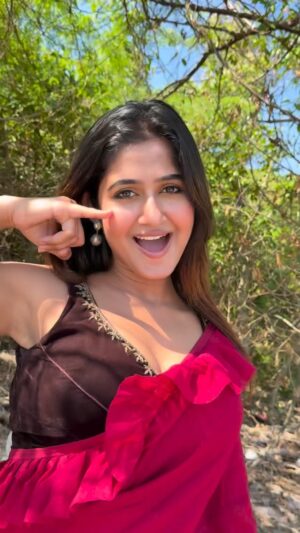 Misti Singharoy Instagram - Old one ❤️‍🔥

#mistiroy 
#reels 
#viral