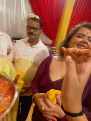 Mithila Purohit Instagram - Shubh Durga Ashtami 🙏✨
.
#DurgaPuja #MaaDurga #FestiveVibes #Blessings #thebandragirl #mithilapurohit #durgaashtami