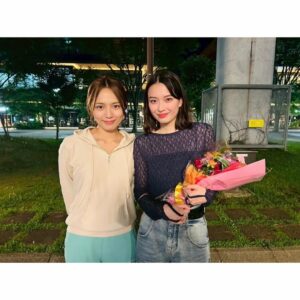Mizuki Kayashima Instagram - ⁡
「スキャンダルイブ」最終話までご覧頂き、ありがとうございました。撮影期間は心も身体もずっしりと重たくなるようなシーンが多く、大変でした。私も莉子と同じ夢や憧れを持って地方から東京に上京して、一生懸命頑張っているからこそ共感できることが多く、大切に寄り添って演じたいなと強く思い撮影していました。
⁡
写真はお姉ちゃん役の春奈ちゃんと📸
現場では色んな方から本当の姉妹みたいと沢山言っていただけて、すんごく嬉しかったです。
撮影が終わった今でもいつも気にかけてくれる大好きなお姉ちゃんです‪☺︎‬‪
⁡