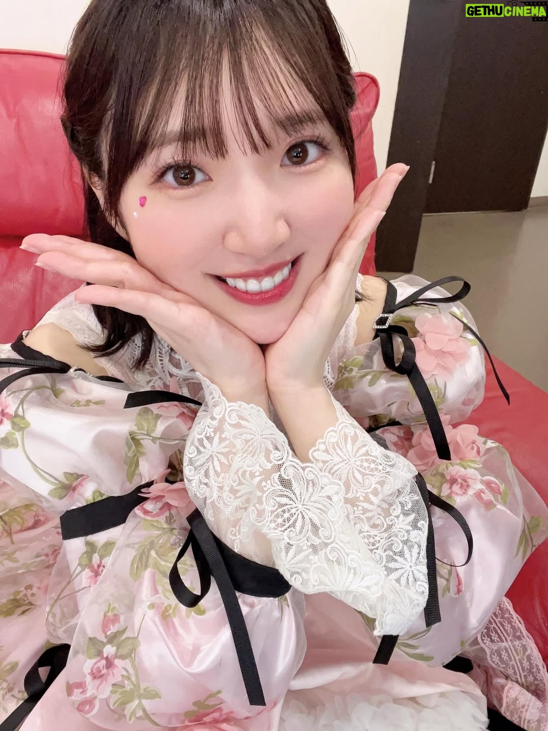 Moe Toyota - 9.5K Likes - 🎀✨

2025年Instagram載せ忘れまとめ🌞

今年も一年本当にありがとうございました🎀
なんだかんだ自分と向き合った一年でした！

みんなはどんな一年だったかな？🙂‍↕️
頑張った自分をたくさん褒めようね⭐️

来年も元気に息して行こうね〜！🫶🏻🤍

良いお年を🌞✨

#大晦日
#2025年載せ忘れ