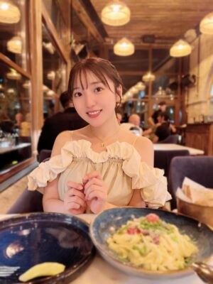 Moe Toyota Instagram - 🎀✨

2025年Instagram載せ忘れまとめ🌞

今年も一年本当にありがとうございました🎀
なんだかんだ自分と向き合った一年でした！

みんなはどんな一年だったかな？🙂‍↕️
頑張った自分をたくさん褒めようね⭐️

来年も元気に息して行こうね〜！🫶🏻🤍

良いお年を🌞✨

#大晦日
#2025年載せ忘れ