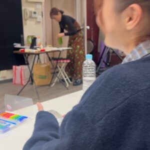 Moeka Shiotsuka Instagram - 12月、もうすこし
まほうがつかえるの衣装、ヘアメイクお気に入り
昼間から飲むワイン
旅行に行きたくなる映画
記憶のない動画だけどなんかめちゃ面白い
奇跡のバナナクレープ
半袖でカレー食べる天使たち
買った機材たち、説明書読みながらトライする時間
ロンドンで買ったスウェット
"パイオニア"会議　with @yukinaimafuku 
リファレンス
自撮りやってみる①
自撮りやってみる②
撮影後みんなでまーらーたん
永遠につまらないけど頑張ってくれる一発ギャグの人
ヘプバーン
4人の箸置きを積み上げる　@babajijihouse 
かわいすぎてたべられない方々
クリスマスの事務所
ゆりかBDケーキの要
そして今日レディクレ

たまには振り返ってみました
10月、11月も振り返りたい
間に合う？