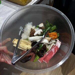 Moeka Shiotsuka Instagram - 12月、もうすこし
まほうがつかえるの衣装、ヘアメイクお気に入り
昼間から飲むワイン
旅行に行きたくなる映画
記憶のない動画だけどなんかめちゃ面白い
奇跡のバナナクレープ
半袖でカレー食べる天使たち
買った機材たち、説明書読みながらトライする時間
ロンドンで買ったスウェット
"パイオニア"会議　with @yukinaimafuku 
リファレンス
自撮りやってみる①
自撮りやってみる②
撮影後みんなでまーらーたん
永遠につまらないけど頑張ってくれる一発ギャグの人
ヘプバーン
4人の箸置きを積み上げる　@babajijihouse 
かわいすぎてたべられない方々
クリスマスの事務所
ゆりかBDケーキの要
そして今日レディクレ

たまには振り返ってみました
10月、11月も振り返りたい
間に合う？