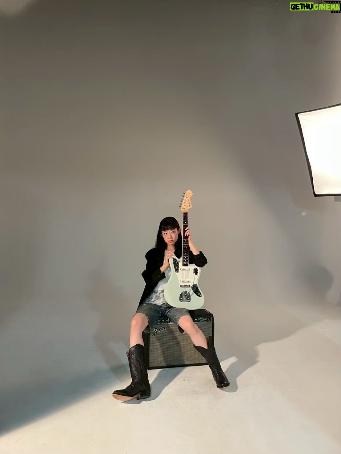 Moeka Shiotsuka - 21.6K Likes - happy birthday〰️〰️
わたしの名前のギター🦋.*˚

ギター始めるひとの最初の一本になれたり
長く大切にしてもらえたりしたらうれしいな 

ラストはﾊﾙﾐﾔのブランド @heap.underwear のパンツひもをチラ見せしたい動画🩲

thankyou ♡
@fender_jp 
@hug_inc 
@hahaharu777 
@38uia 
@goldstep 
@kaoruwtnb 
@kikamkn 

@kanakosakai_official 
@rokumeican_koenji 
@fernweh__jp