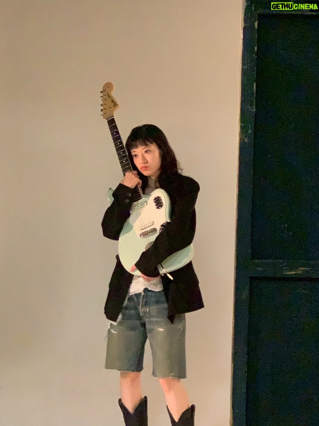 Moeka Shiotsuka - 21.6K Likes - happy birthday〰️〰️
わたしの名前のギター🦋.*˚

ギター始めるひとの最初の一本になれたり
長く大切にしてもらえたりしたらうれしいな 

ラストはﾊﾙﾐﾔのブランド @heap.underwear のパンツひもをチラ見せしたい動画🩲

thankyou ♡
@fender_jp 
@hug_inc 
@hahaharu777 
@38uia 
@goldstep 
@kaoruwtnb 
@kikamkn 

@kanakosakai_official 
@rokumeican_koenji 
@fernweh__jp