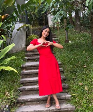 Mokshitha Pai Instagram - Hello , new beginnings 😊
#nimmamokshithapai #mokshi #newyear2026