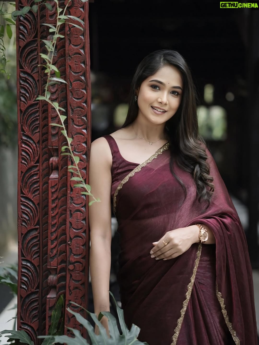 Mokshitha Pai - 73.5K Likes - Instead of focusing on how much you can accomplish, focus on how much you can absolutely love what you’re doing 😄

Lovely saree @cute_in_saree 
Blouse @advayabangalore 
MUA @makeoverwithtara_raam 
Hair @makeoverby_kusumakashyap 
Beautifully shot @rithi__photography 

#nimmamokshithapai #mokshi