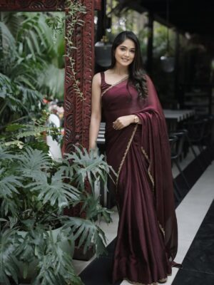 Mokshitha Pai Instagram - Instead of focusing on how much you can accomplish, focus on how much you can absolutely love what you’re doing 😄
Lovely saree @cute_in_saree
Blouse @advayabangalore
MUA @makeoverwithtara_raam
Hair @makeoverby_kusumakashyap
Beautifully shot @rithi__photography
#nimmamokshithapai #mokshi