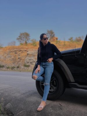 Mokshitha Pai Instagram - Be the energy you want to attract😊
#nimmamokshithapai #mokshi #happysunday