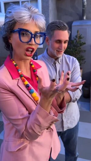 Molly McCook Instagram - No soggy bottoms this Halloween 🧁🎃
Directed and shot by @artbyjakemc
#greatbritishbakeoff #halloween