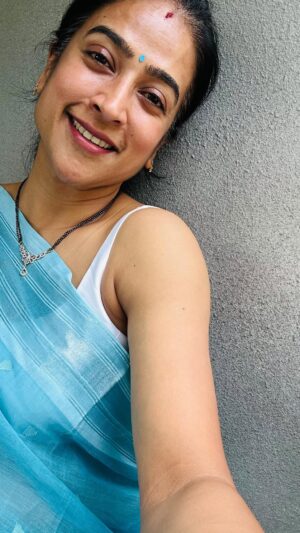 Mona Kakade Instagram - Be consistent,
Believe,
Stay persistent ….
It will all fall in place .😇

#monabedre 
#actor 
#thought 
#lyrics 
#autograph 
#instagood
