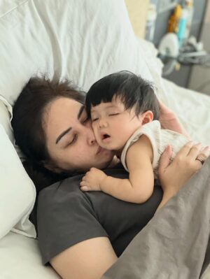 Mona Ratuliu Instagram - Wiken akuh penuh bayiiii 👶🏻👶🏻