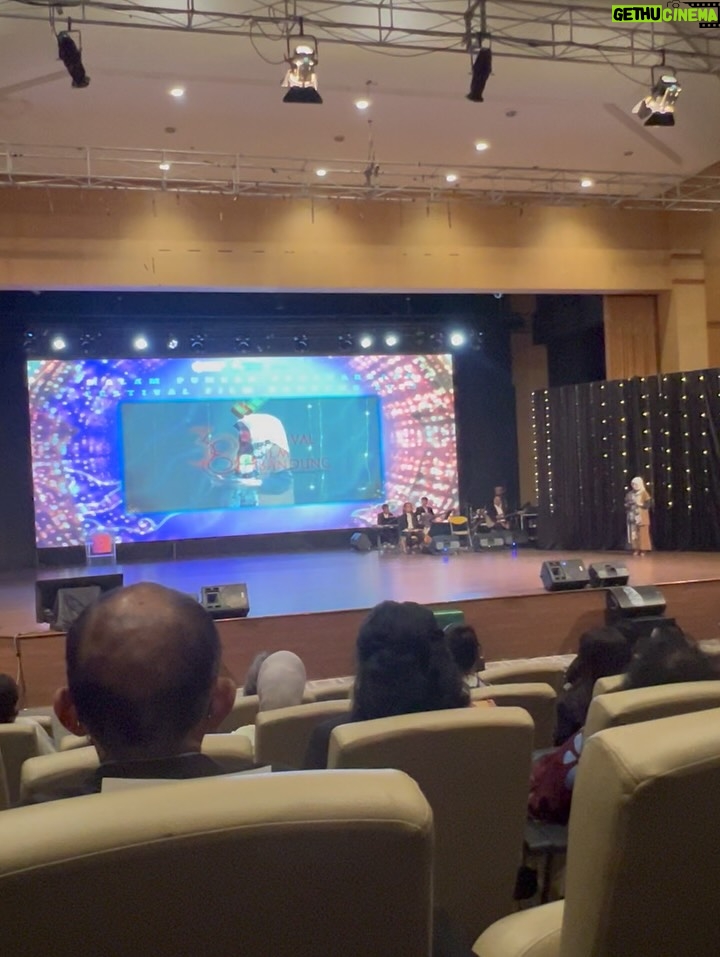 Mona Ratuliu - 7.9K Likes - Pergi ke @festivalfilmbandung bareng tim @unlimited_production mewakili  series Aku Tak Membenci Hujan aja udah sebuah kehormatan buat aku. Nggak nyangka banget menang Pemeran Pembantu Wanita Terpuji krn nominator lainnya terlalu baguuuusss 😭😭😭. 

Terima kasih banyak @festivalfilmbandung menambah semangat berkarya disaat ga punya lg mimpi untuk menang2 penghargaan begini. 🥹🥹🥹

Dan hadiah paling menyenangkan adalah jalan2 ke bandung bareng @aisyahaqilahh pak @oswinbonifanz mas @adhedharmastriya 🥰🥰🥰

Thank you @amandahartantobatik for the beautiful dress 🤩🤩

Hairdo by @kimnnae 🤩🤩