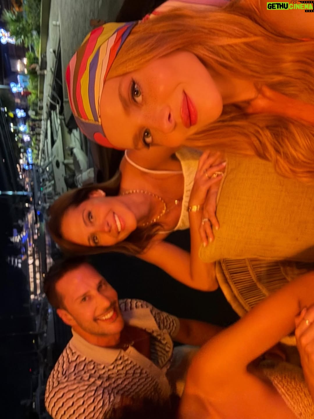 Monique Alfradique - 5.3K Likes - cheers to 2026 ✨🙏🤍