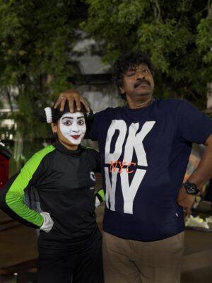 Monisha Blessy Instagram - தூரம் நின்று யோசித்தால்
குட்டை கூட ஆழம்தான்
நீ உள்ளே சென்று நேசித்தால்
அக்கடலும் உந்தன் தோழன்தான் 🤍 

With @mimegopi_off Annaw🤩✨

Thanks to GOD:)