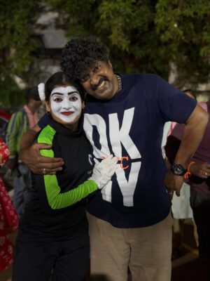 Monisha Blessy Instagram - தூரம் நின்று யோசித்தால்
குட்டை கூட ஆழம்தான்
நீ உள்ளே சென்று நேசித்தால்
அக்கடலும் உந்தன் தோழன்தான் 🤍 

With @mimegopi_off Annaw🤩✨

Thanks to GOD:)