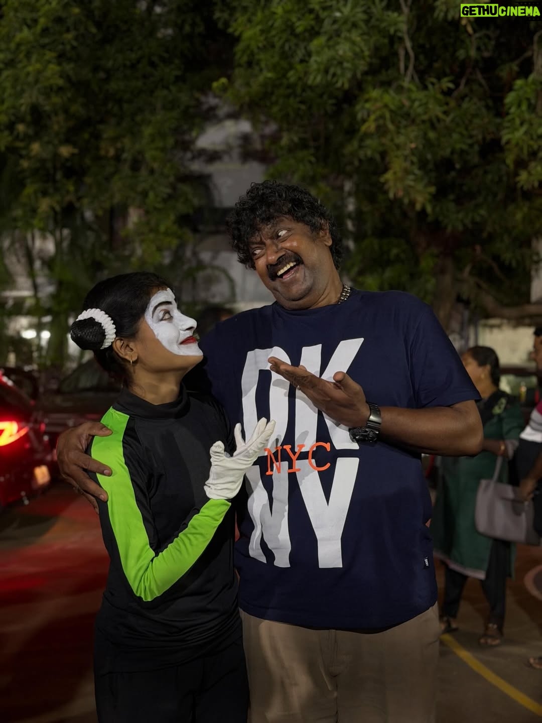 Monisha Blessy - 250.6K Likes - தூரம் நின்று யோசித்தால்
குட்டை கூட ஆழம்தான்
நீ உள்ளே சென்று நேசித்தால்
அக்கடலும் உந்தன் தோழன்தான் 🤍 

With @mimegopi_off Annaw🤩✨

Thanks to GOD:)