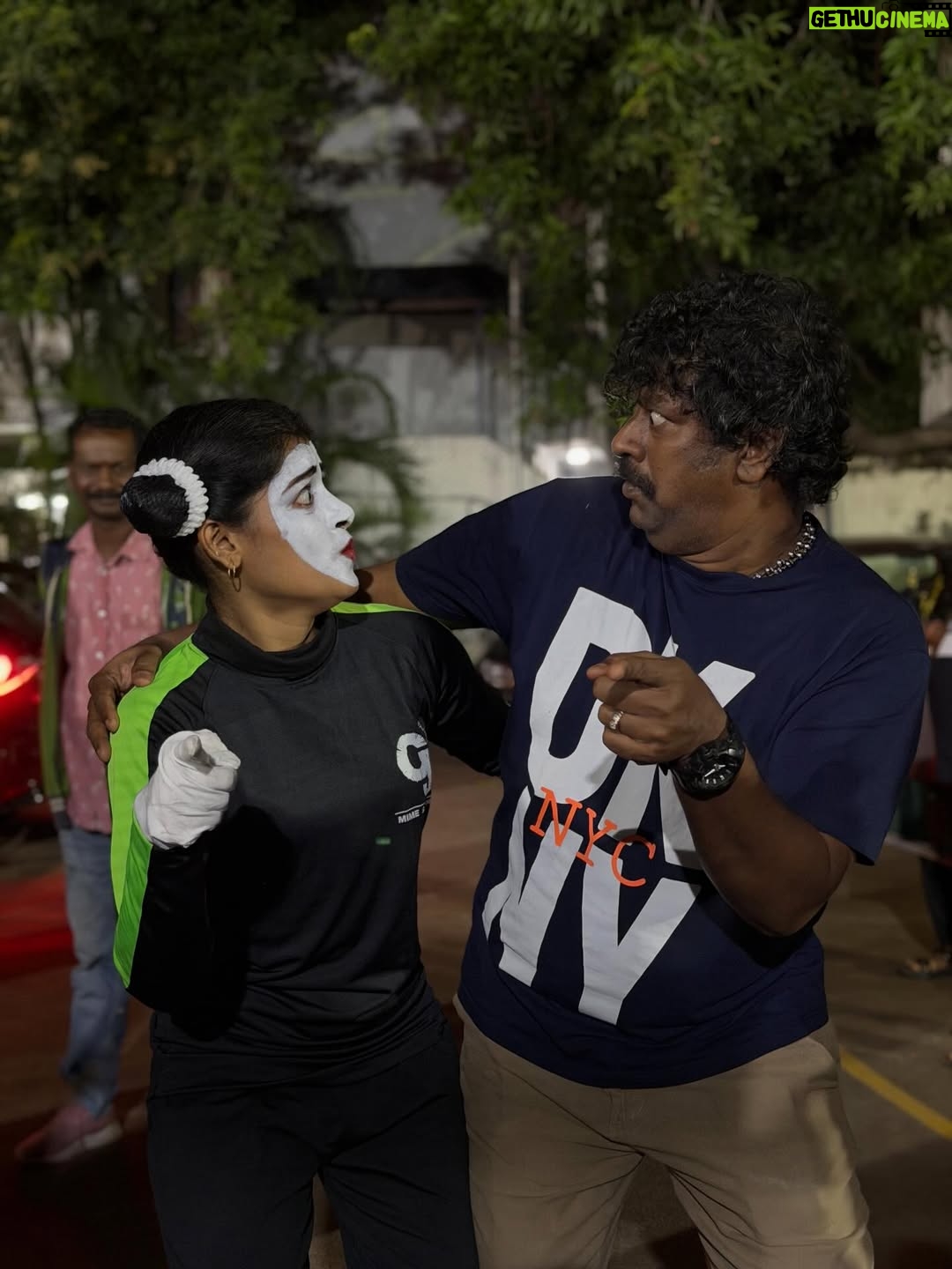 Monisha Blessy - 250.6K Likes - தூரம் நின்று யோசித்தால்
குட்டை கூட ஆழம்தான்
நீ உள்ளே சென்று நேசித்தால்
அக்கடலும் உந்தன் தோழன்தான் 🤍 

With @mimegopi_off Annaw🤩✨

Thanks to GOD:)
