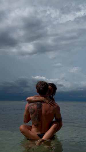 Moon Instagram - Un nouveau chapitre de ma vie… décidément le sud ouest me rappelle à chaque fois 🌊💙

#amour #demenagement #sudouest #couple #vlog