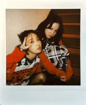 Moon Lee Instagram - 聖誕快樂🎄
謝謝太陽 謝謝信守承諾的人

@hadinotseenthesun1225 @netflixtw @make_a_deal__