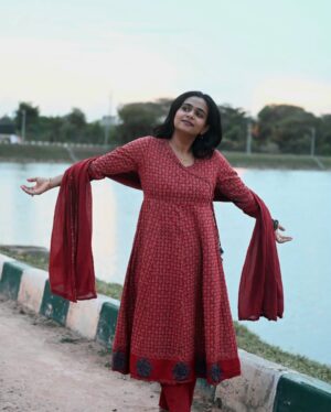 Moulya Instagram - My dress ❤️
@swaraabyraag