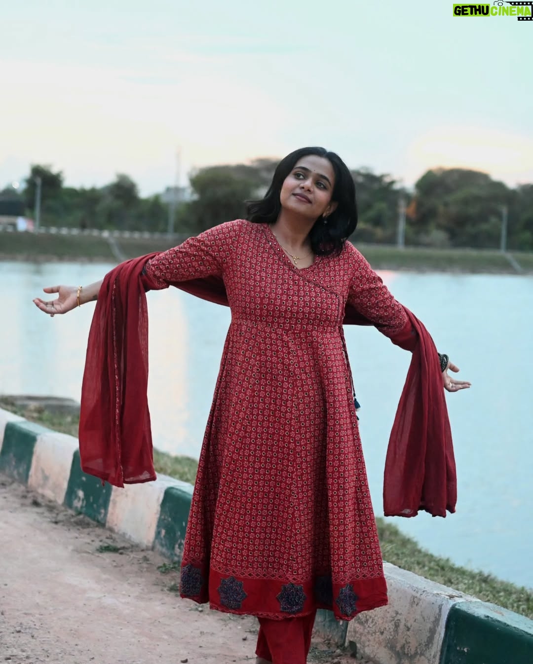 Moulya - 38.7K Likes - My dress ❤️
@swaraabyraag