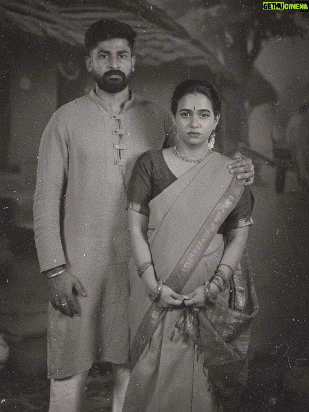 Moulya - 263.5K Likes - This was my dream to recreate
Concept by @moulya_offl “Back in those days, even standing next to your husband for a photo felt like a bold move. Love was quiet, respect was loud, and emotions were captured in glances — not poses. Our vintage shoot brings back that timeless charm, where simplicity told the most beautiful stories.”
Comment ur opinion 😍
Tq for this photography🙌🏼❤️ @chidu.ln_portraits