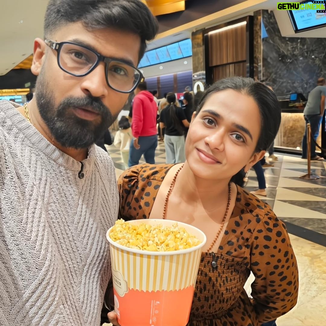 Moulya - 54.3K Likes - Happy pictures ❤️🧿
@pratheekpro