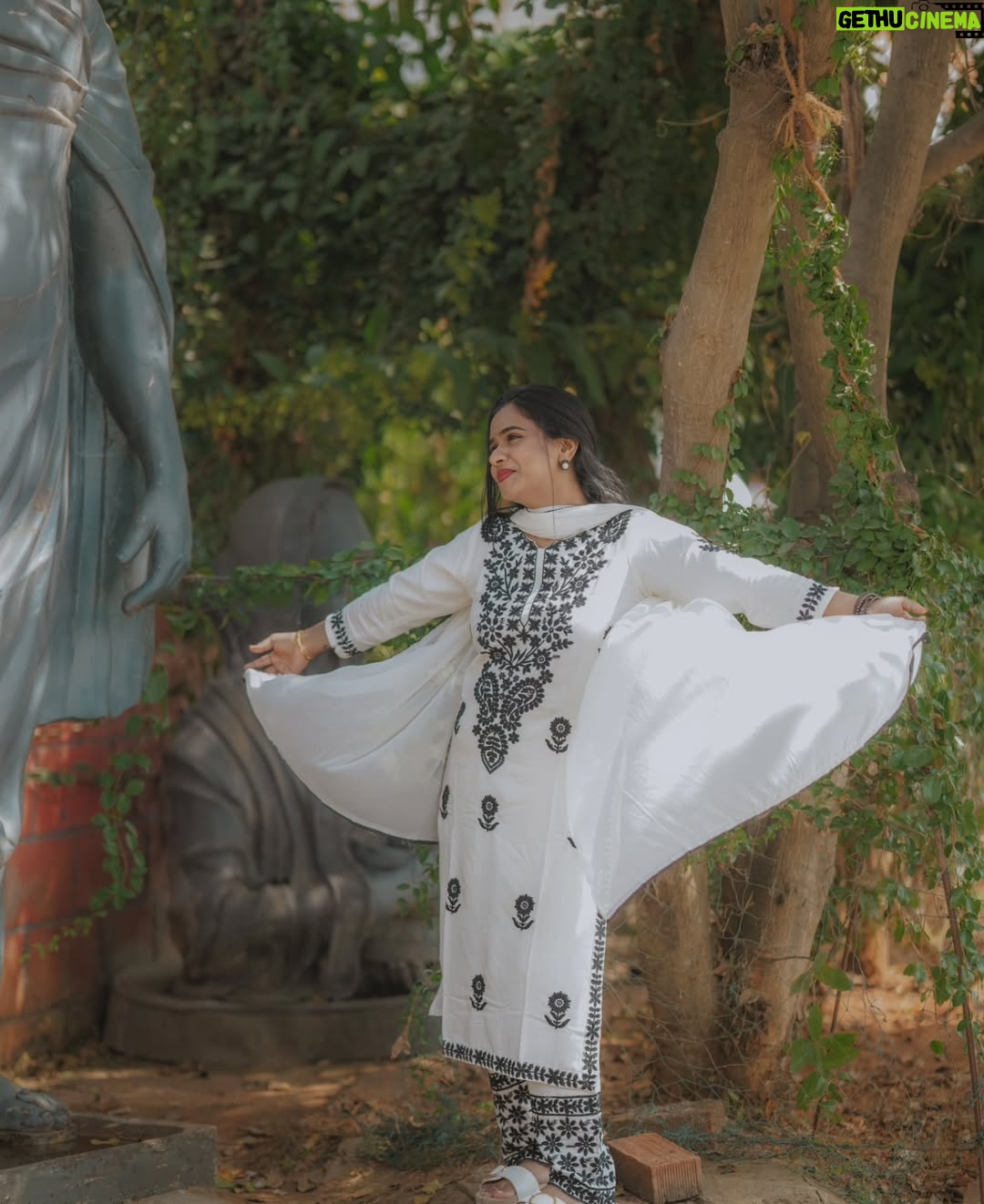 Moulya - 88.6K Likes - Us❤️🧿🧿
My beautiful kurtha set is from ❤️❤️@rayaru.co
Captured by @naveenvcphotography