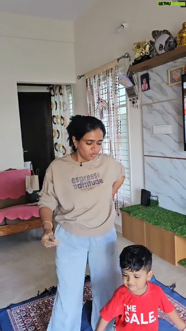 Moulya - 81.4K Likes - Last thutu is very important 🤣🤣 for every mom
Yenantira🤣