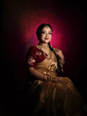 Moumita Tiya Mukherjee Instagram - Class Demo On South Indian Look❤️
She: @moumita.tiya
Hair: @shawsarita26
Camera: @sweet98_ani