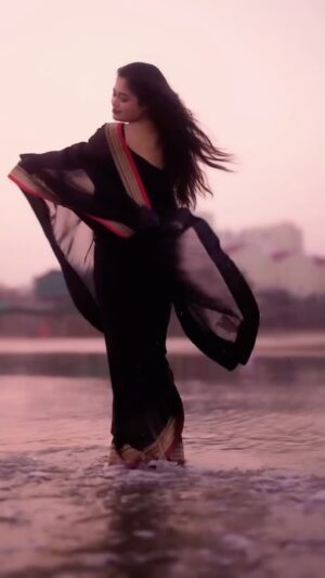 Moumita Tiya Mukherjee Instagram - Vitamin sea 🌊 ❤️😌 @barsharesorts
Videography by @ranjans_photography
#reels #viral #instagram #sanamterikasam❤️