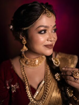 Moumita Tiya Mukherjee Instagram - Class Demo On South Indian Look❤️
She: @moumita.tiya
Hair: @shawsarita26
Camera: @sweet98_ani