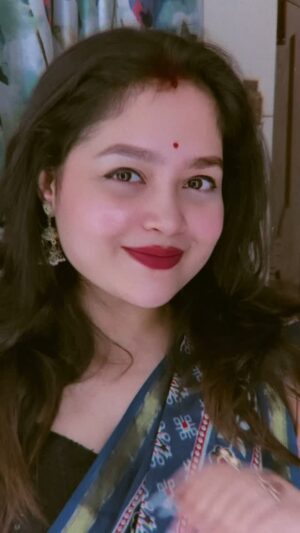 Moumita Tiya Mukherjee Instagram - যখন লাইন গুলো ফ্ল্যাশব্যাক এ নিয়ে যায় 😌🥀🖤
#reels #viral #instagram #reelsinstagram #reelitfeelit