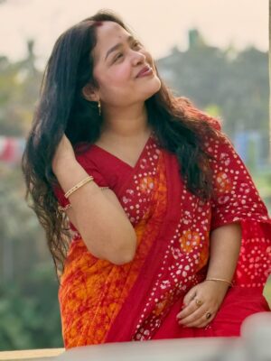 Moumita Tiya Mukherjee Instagram - শীতের দুপুর 🌸😌
#reel #photo #saree