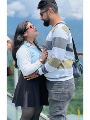 Moumita Tiya Mukherjee Instagram - 🧿💙❤️ #love #couple #skywalk #mountains