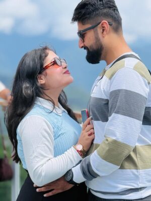 Moumita Tiya Mukherjee Instagram - 🧿💙❤️ #love #couple #skywalk #mountains
