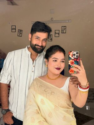 Moumita Tiya Mukherjee Instagram - No nojor 🧿🧿❤️❤️
#photo #couple #couples #viral #instagram