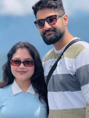 Moumita Tiya Mukherjee Instagram - 🧿💙❤️ #love #couple #skywalk #mountains