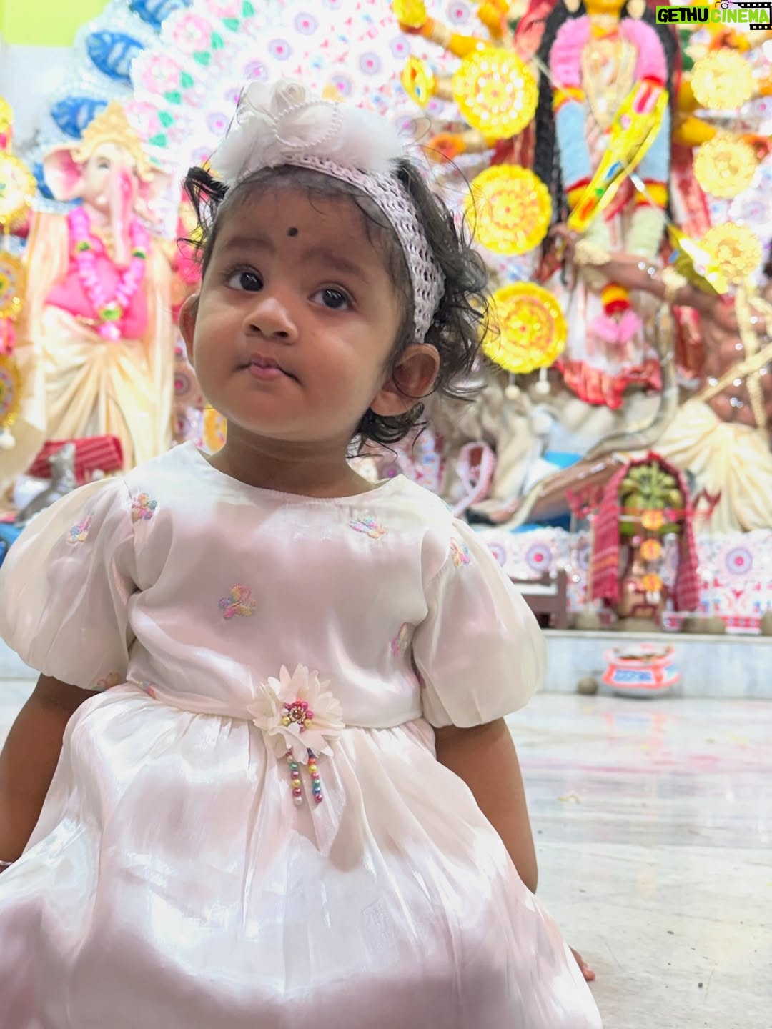 Moumita Tiya Mukherjee - 700 Likes - আমাদের ষষ্ঠী ❤️❤️🧿🧿 

#photo #pujo #durgapujo #sosthi #sosthisorted❤️ #mregankana #viral