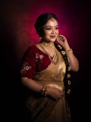 Moumita Tiya Mukherjee Instagram - Class Demo On South Indian Look❤️
She: @moumita.tiya
Hair: @shawsarita26
Camera: @sweet98_ani