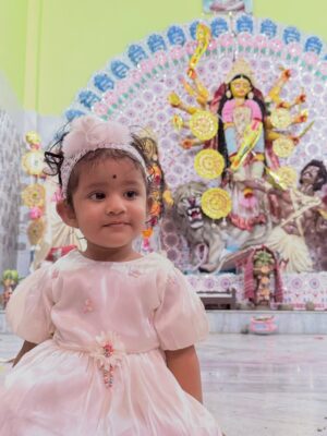 Moumita Tiya Mukherjee Instagram - আমাদের ষষ্ঠী ❤️❤️🧿🧿
#photo #pujo #durgapujo #sosthi #sosthisorted❤️ #mregankana #viral
