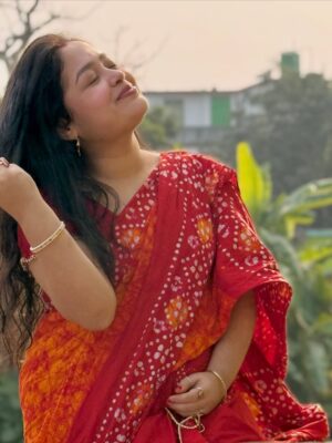 Moumita Tiya Mukherjee Instagram - শীতের দুপুর 🌸😌
#reel #photo #saree
